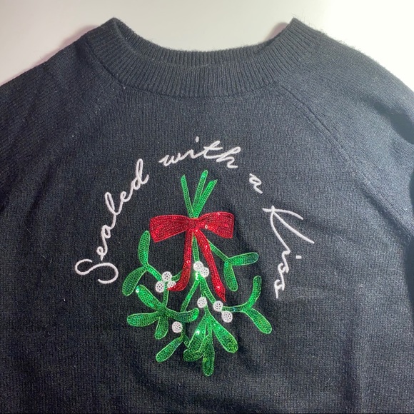 H&M cute Christmas/holiday sweater! - Picture 2 of 5